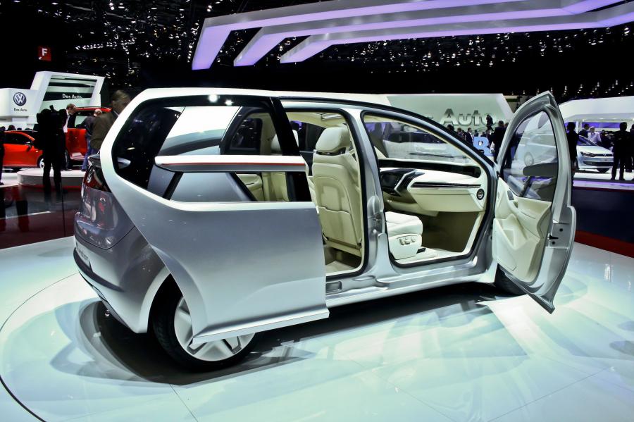  ItalDesign Go 2011 года  (фото 14 из 58)